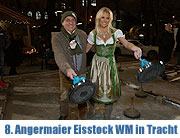 8. Angermaier Eisstock-WM in Tracht 2015 am 21.01.2015 auf der Natureisbahn am Augustiner Keller  (©Foto: Martin Schmitz)